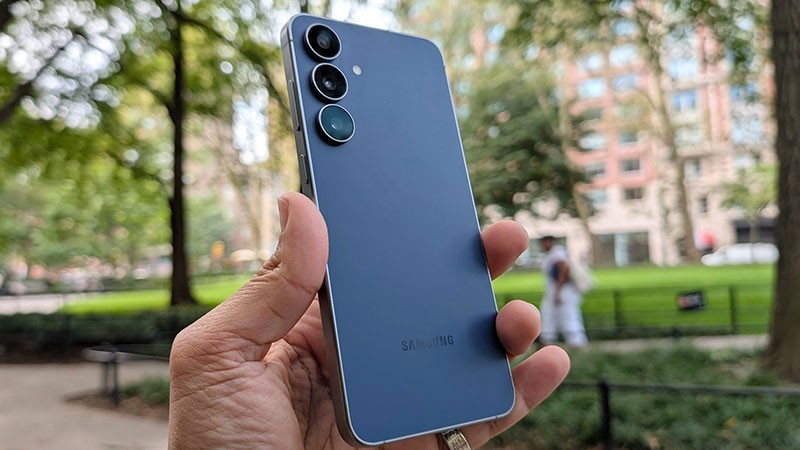 Samsung Galaxy S25 FE mobile phone capacity 128 GB RAM 8 GB